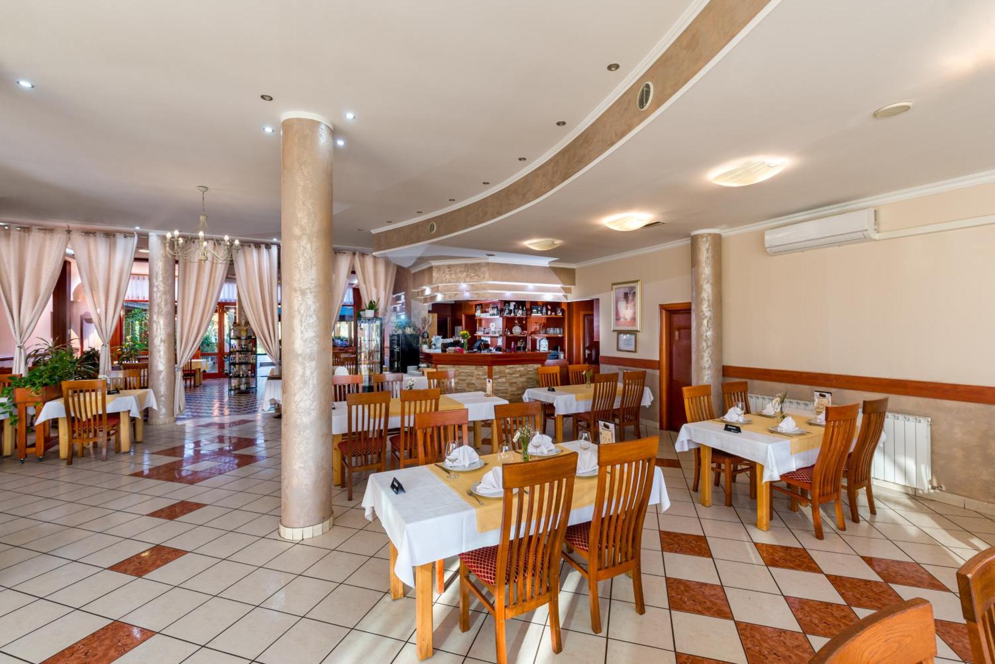 B&B Restoran Bosiljevo Kültér fotó
