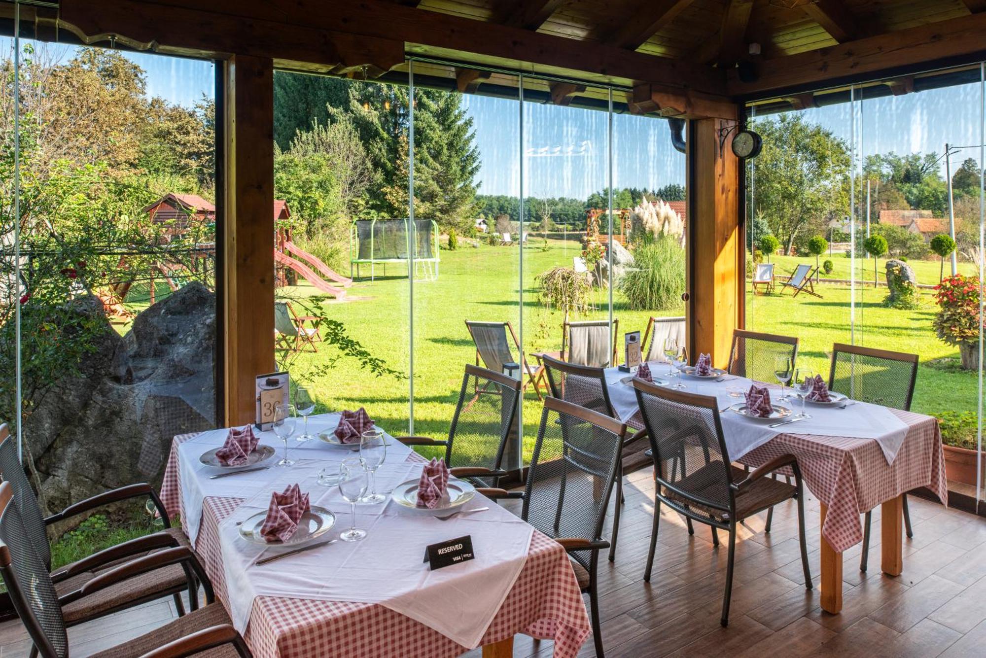 B&B Restoran Bosiljevo Kültér fotó