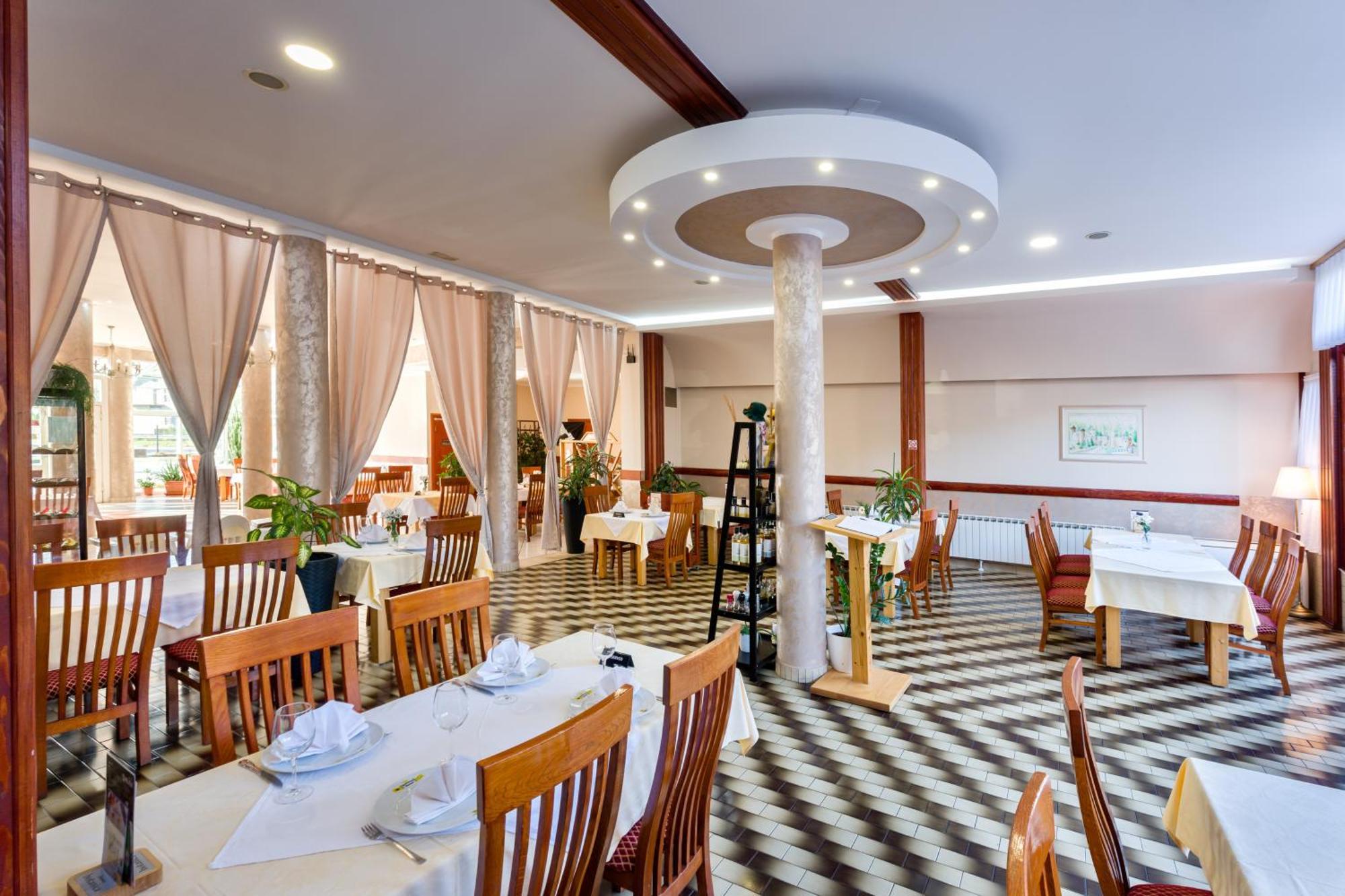 B&B Restoran Bosiljevo Kültér fotó