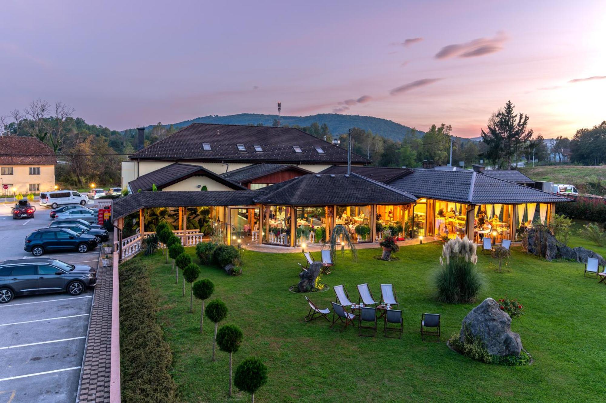 B&B Restoran Bosiljevo Kültér fotó