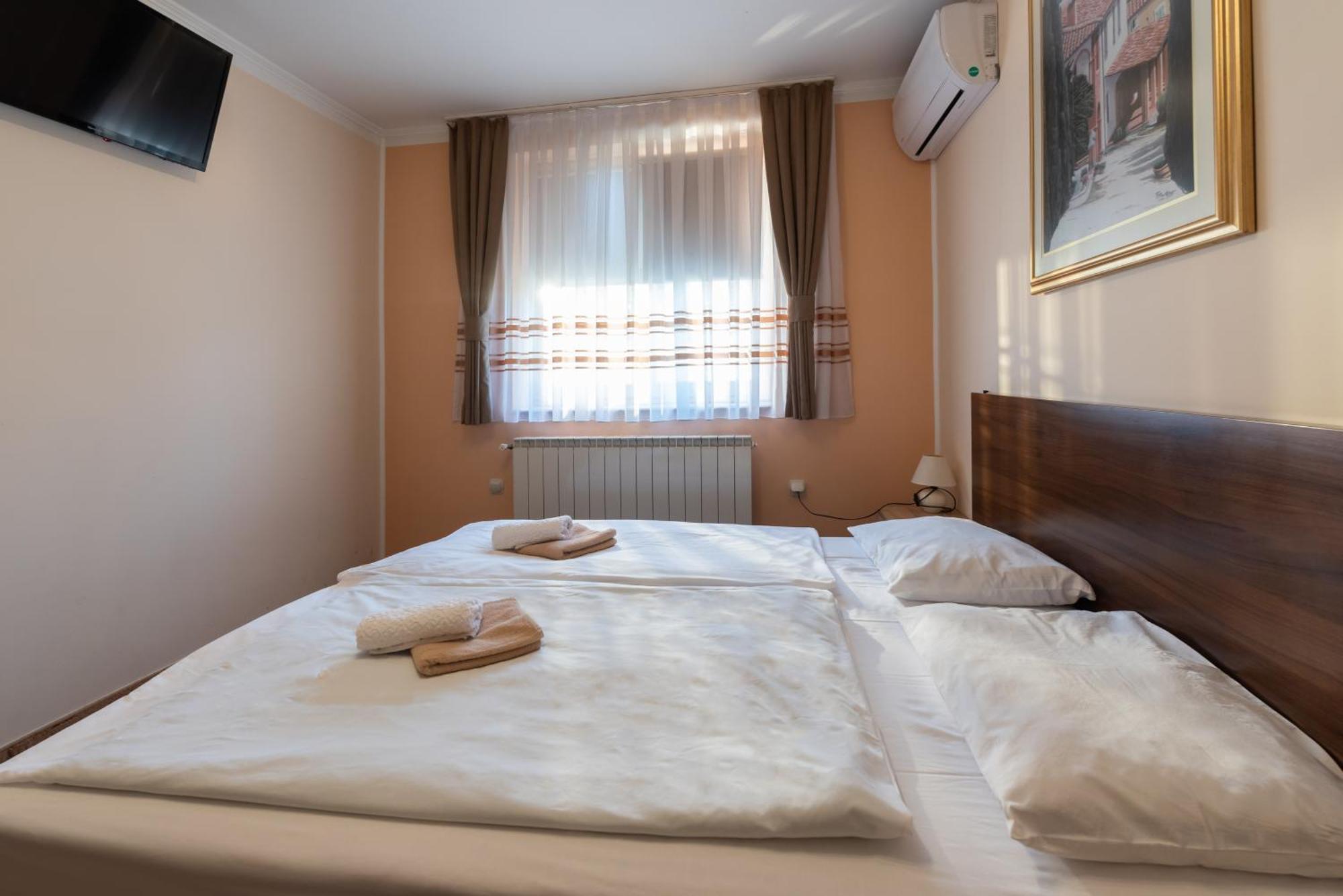 B&B Restoran Bosiljevo Kültér fotó